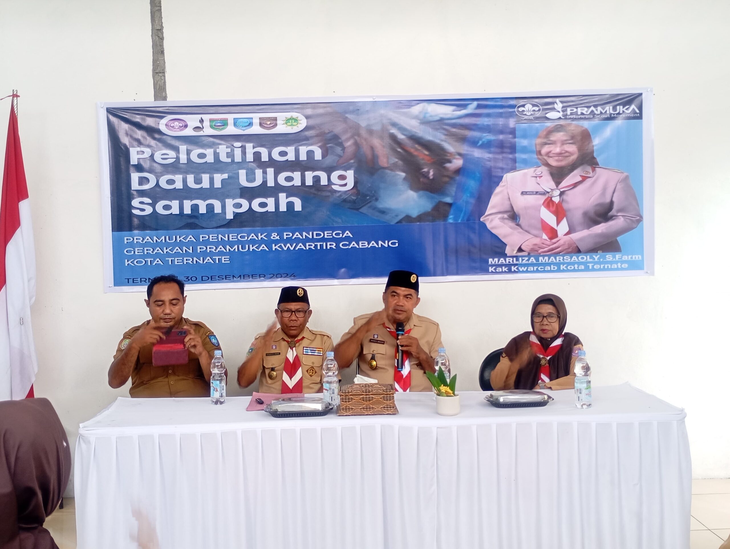 Kwarcab Pramuka Kota Ternate Gelar Pelatihan Daur Ulang Sampah